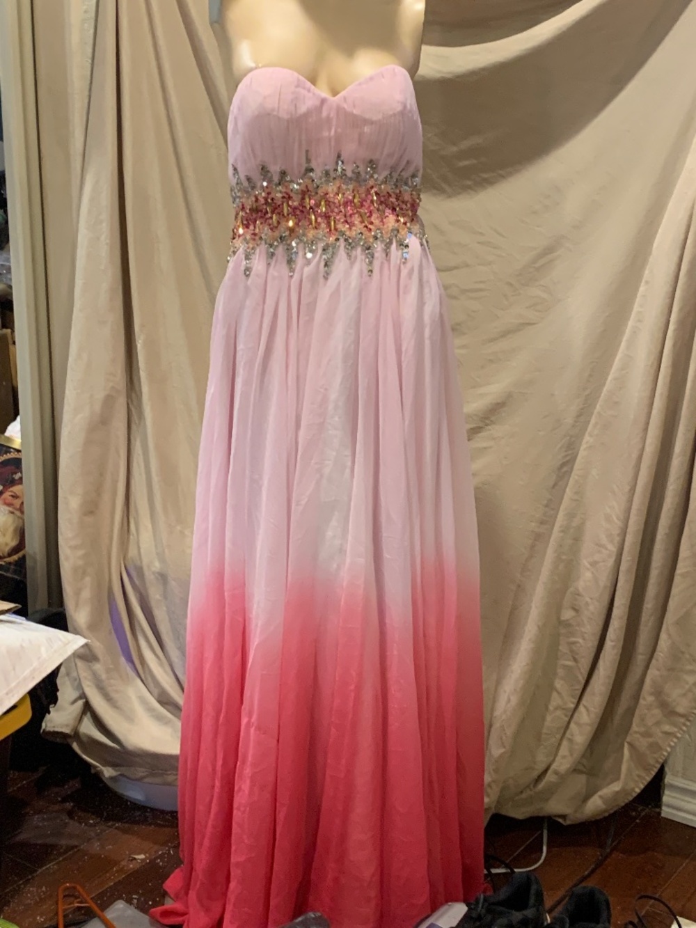 Sean couture sleeveless gown embezzled